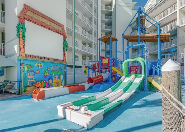 Splash Harbor Water Park 3*